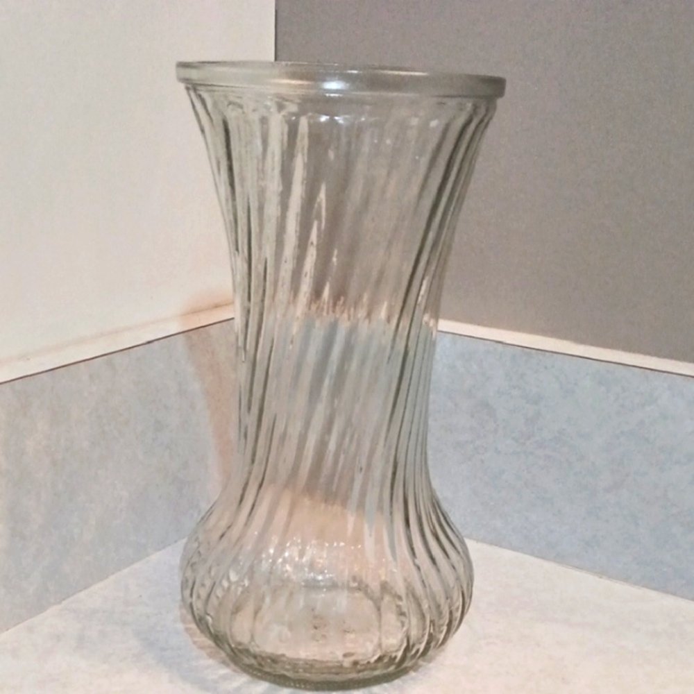 Hoosier Elegant Clear Glass Vase